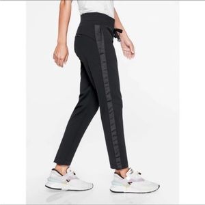 Athleta Metro Downtown Ankle Pant Medium Petite Black NWT